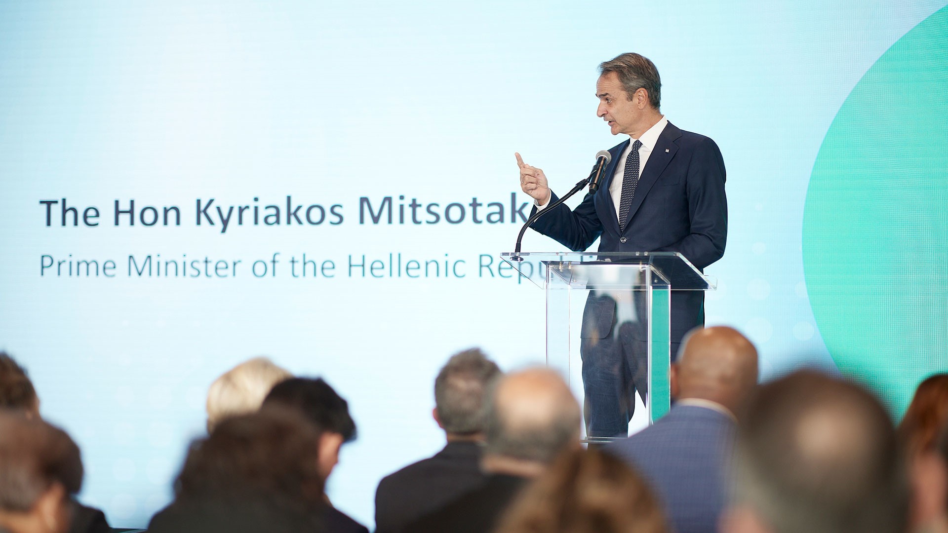 Εξετάζεται η απαγόρευση των social media σε παιδιά κάτω των 16
